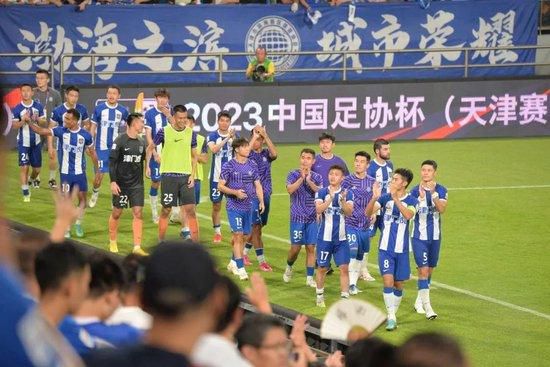 日韩成人免费在线视频